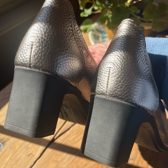 Clark's Women's Heel NWT Pewter Metallic Silver Pebble Leather Size 8.5 - Picture 2 of 8
